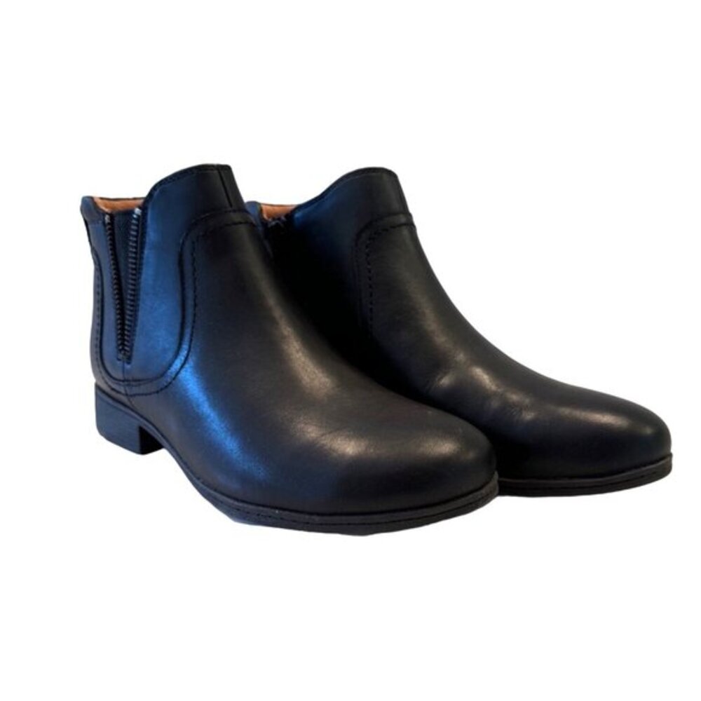 Cobb Hill Black Chelsea Round Toe Size 6.5  EU 37 Zip Up Support Leather Bootie